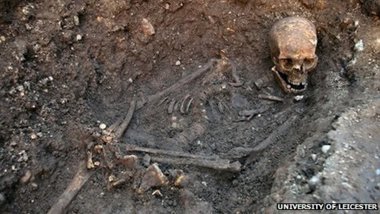 Foto: El rey Ricardo III fue enterrado en un sepulcro improvisado (UNIVERSIDAD DE LEICESTER)
