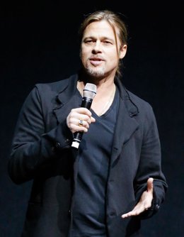 Foto: Aparición sorpresa de Brad Pitt en un pase de World War Z (GETTY)