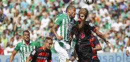 Foto: Mario (Betis): "Tenemos en la palma de la mano ir a Europa" (PACO PUENTES)