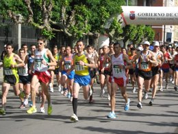 Foto: Unos 700 corredores participarán en la Media Maratón Villa de Santoña (AYUNTAMIENTO SANTOÑA)