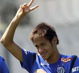 Foto: Neymar y el Santos confirman que la decisión está entre dos clubes (PAULO WHITAKER / REUTERS)