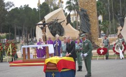 Foto: La base de Viator (Almería) despide en un emotivo funeral a los suboficiales de la Legión fallecidos en la explosión (EUROPA PRESS)