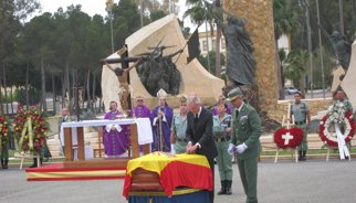 Emotivo funeral a los militares muertos en la base de Viator (Almería)
