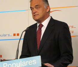 Foto: González Pons llama a la "complicidad" de la sociedad para que no vuelva a haber una mujer asesinada (EUROPA PRESS)