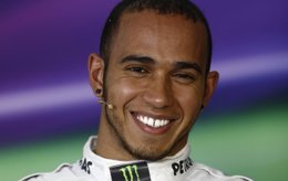 Foto: Hamilton (Mercedes): "Estoy muy contento porque ha sido un fin de semana especialmente difícil" (ALY SONG / REUTERS)