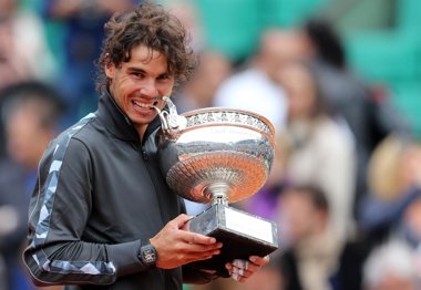 Foto: Nadal aspira a su octavo título bajo la amenaza de Djokovic  (REUTERS)