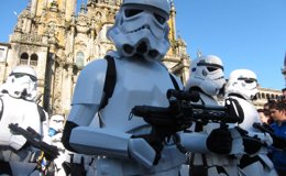 Foto: Los soldados imperiales de 'Star Wars' invaden Santiago en el 30 aniversario de 'El Retorno del Jedi' (EUROPA PRESS)