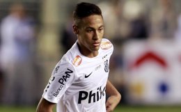 Foto: Neymar confirma su fichaje por el FC Barcelona  (REUTERS)