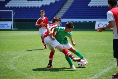 Foto: Unos 800 niños participarán en los torneos de fútbol y balonmano de la II Cantabria CUP (FUNDACIÓN MARCETA)