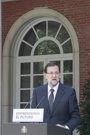 
                              Foto: Rajoy recibe en Moncloa a los alumnos de la 'Escuela Manuel Fraga' del PP y les enseña la sala del Consejo de Ministro 