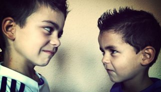 Vinculan las peleas entre hermanos a una mala salud mental