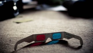 En pleno sismo impiden a espectadores salir del cine sin devolver lentes 3D