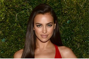 Irina Shayk pide una orden de alejamiento contra un fan