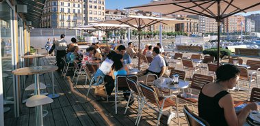Foto: La facturación del sector servicios sube en abril un 0,5% (EUROPA PRESS)