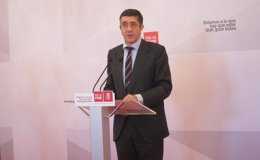 Foto: Patxi López dice que "nunca" habría aplicado el copago farmacéutico sin buscar fórmulas que compensaran el "repago"   (EUROPA PRESS)
