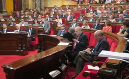 Foto: El Parlamento catalán rechaza expropiar pisos a los bancos forzosamente como aprobó Andalucía (EUROPA PRESS)