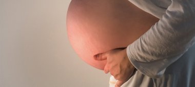 Foto: Sanidad recomienda repetir la prueba del VIH durante el tercer trimestre del embarazo para evitar contagios madre-hijo (EVERYSTOCKPHOTO)