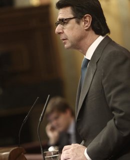 Foto: Soria dice que el Gobierno centra su esfuerzo en evitar que los astilleros tengan que devolver las ayudas del tax lease (EUROPA PRESS)