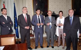 Foto: Abogacía e Intervención General estudian el requerimiento andaluz sobre pago de inversiones prevista en el Estatuto (EUROPA PRESS/JUNTA DE ANDAÑUCÍA)