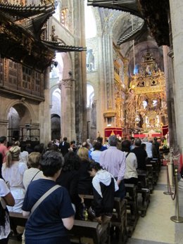Interior de la Catedral de Santiago, durante la misa por accidente ferroviario