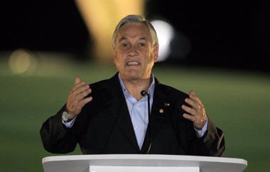 Foto: Piñera dice que se conmemorarán los 40 años del golpe de Estado (JAIME SALDARRIAGA / REUTERS)