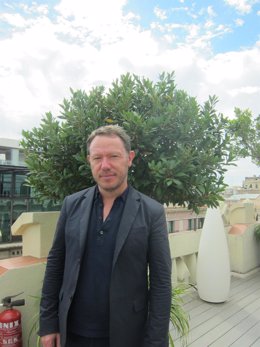 El científico y autor Stephen Emmott