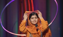 Foto: Canadá otorga la ciudadanía honoraria a Malala Yousafzai (REUTERS)