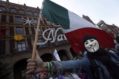 Foto: Miles de personas marchan contra las reformas de Peña Nieto (REUTERS)