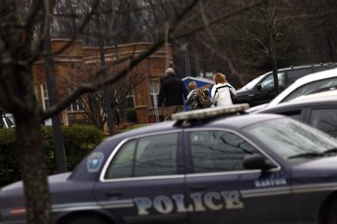 Foto: Divulgan las llamadas de emergencia realizadas durante la masacre en Newtown (REUTERS)
