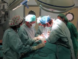 Foto: La cirugía, mejor que la quimioterapia frente al cáncer de lengua (EUROPA PRESS/JUNTA DE ANDALUCÍA)