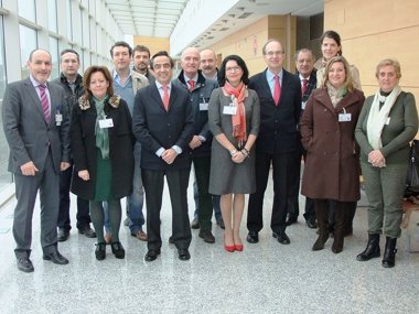 Foto: Una delegación del Parlamento visita el aeropuerto de Parayas (PARLAMENTO)