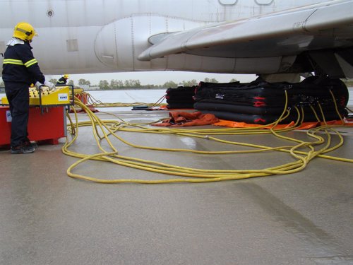 Bomberos Del Aeropuerto De Barcelona