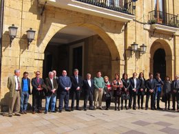 Concejales del Ayuntamiento de Oviedo en recuerdo a las víctimas del 11M