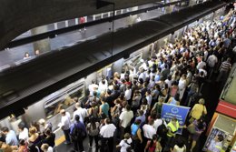 Foto: Evacuan el metro de Santiago de Chile (REUTERS)