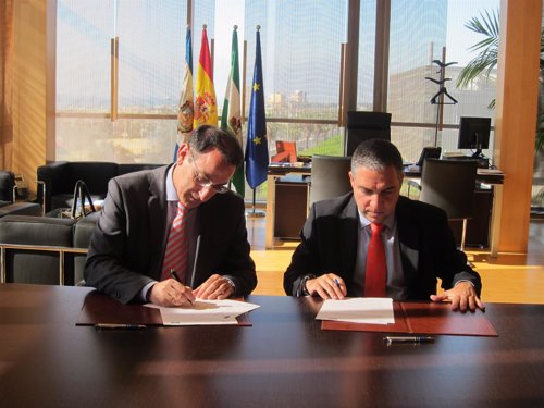 González de Lara y Bendodo, firman un acuerdo de colaboración