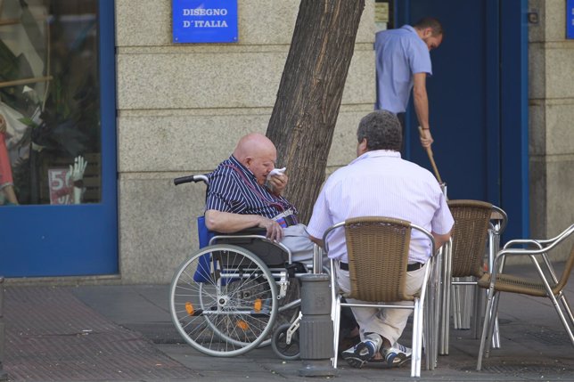 Discapacitado, persona con dicapacidad, silla, dependencia, accesibilidad