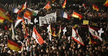 Foto: PEGIDA, el movimiento antimusulmán que trae de cabeza a Merkel (FABRIZIO BENSCH / REUTERS)