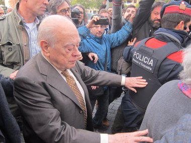 Foto: Pujol al salir del xulgáu: "les declaraciones fíceles ante'l que tenía que faceles" (EUROPA PRESS)