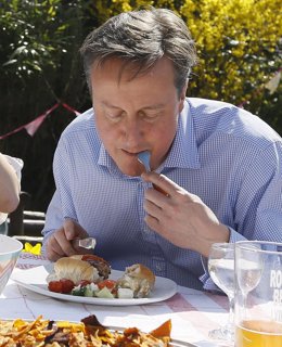 Foto: Las imágenes más curiosas de la campaña electoral en Reino Unido (POOL NEW / REUTERS)