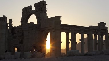 Foto: El Estado Islámico siembra de bombas las ruinas de Palmira (KHALED AL HARIRI / REUTERS)