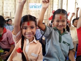 Foto: UNICEF agradece la solidaridad de los españoles y les pide que no se olviden de Nepal (UNICEF/PAGE)
