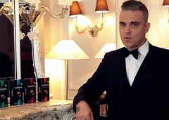 Primicia: Robbie Williams se disculpa por la invasión de... (CAFÉ ROYAL )