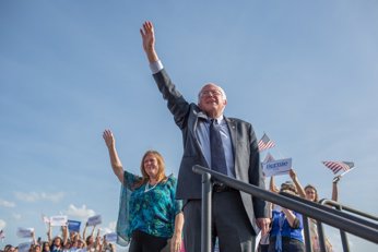 Sanders aventaja claramente a Clinton en las encuestas para las primarias demócratas de Iowa y New Hampshire (CAMPAÑA BERNIE SANDERS)
