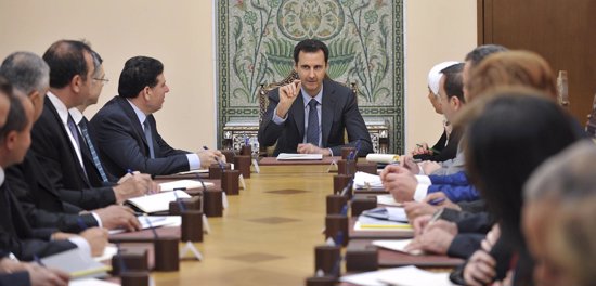 Al Assad dice que Estado Islámico y Frente Al Nusra son "un proyecto de Occidente" (SANA SANA / REUTERS)