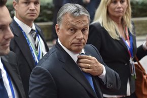 Foto: Orbán no descarta sellar la frontera de Hungría con Croacia como hizo con Serbia (ERIC VIDAL / REUTERS)