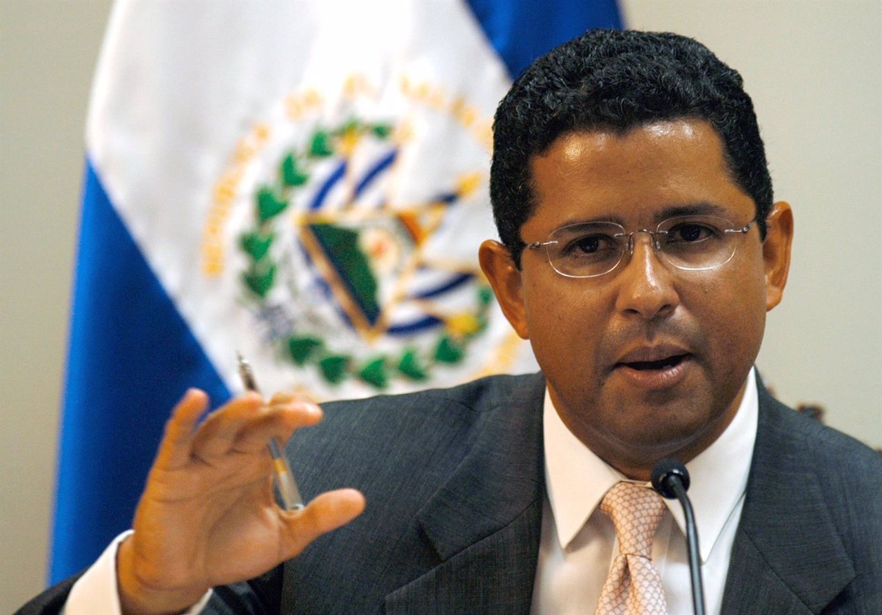 El ex presidente salvadoreño <b>Francisco Flores</b> irá a juicio por corrupción - fotonoticia_20151203202222_1280