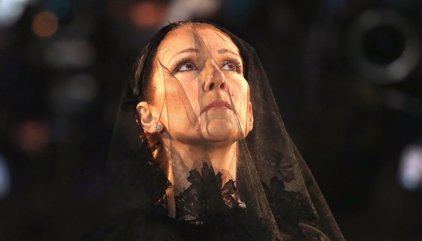 Céline Dion cumple el último deseo de su marido: escuchar 'All the Way' en su funeral