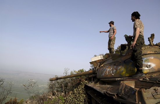 Foto: Más de 150 milicianos muertos en una ofensiva del Ejército sirio en el norte de Latakia (KHALIL ASHAWI / REUTERS)