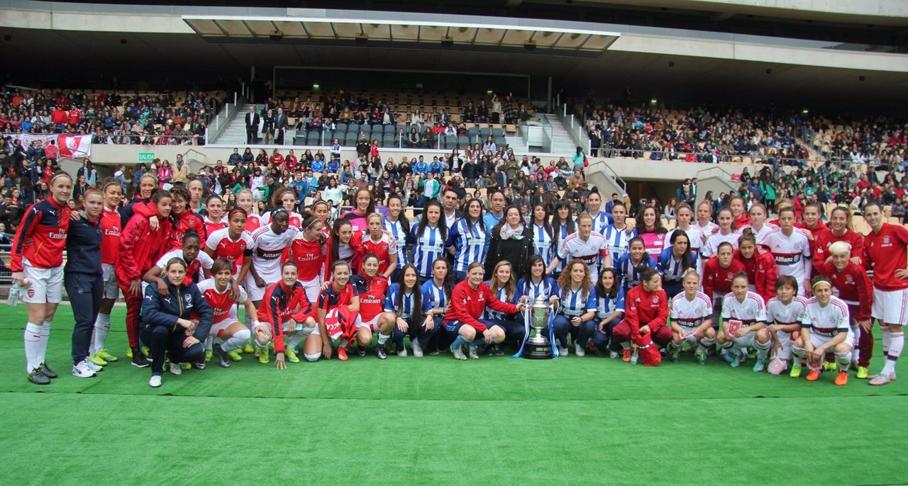 Partido internacional de fútbol femenino en Sevilla