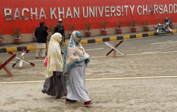 Foto: Reabre la universidad paquistaní atacada por los talibán en enero (KHURAM PARVEZ / REUTERS)